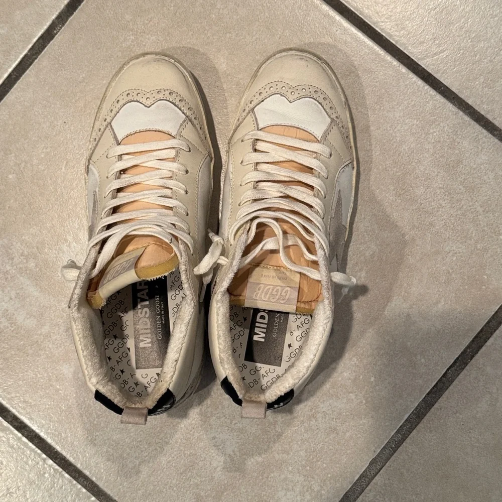 Golden Goose Off-White mid-Rise Sneakers with Star. Like NEW!! - Picture 2 of 6